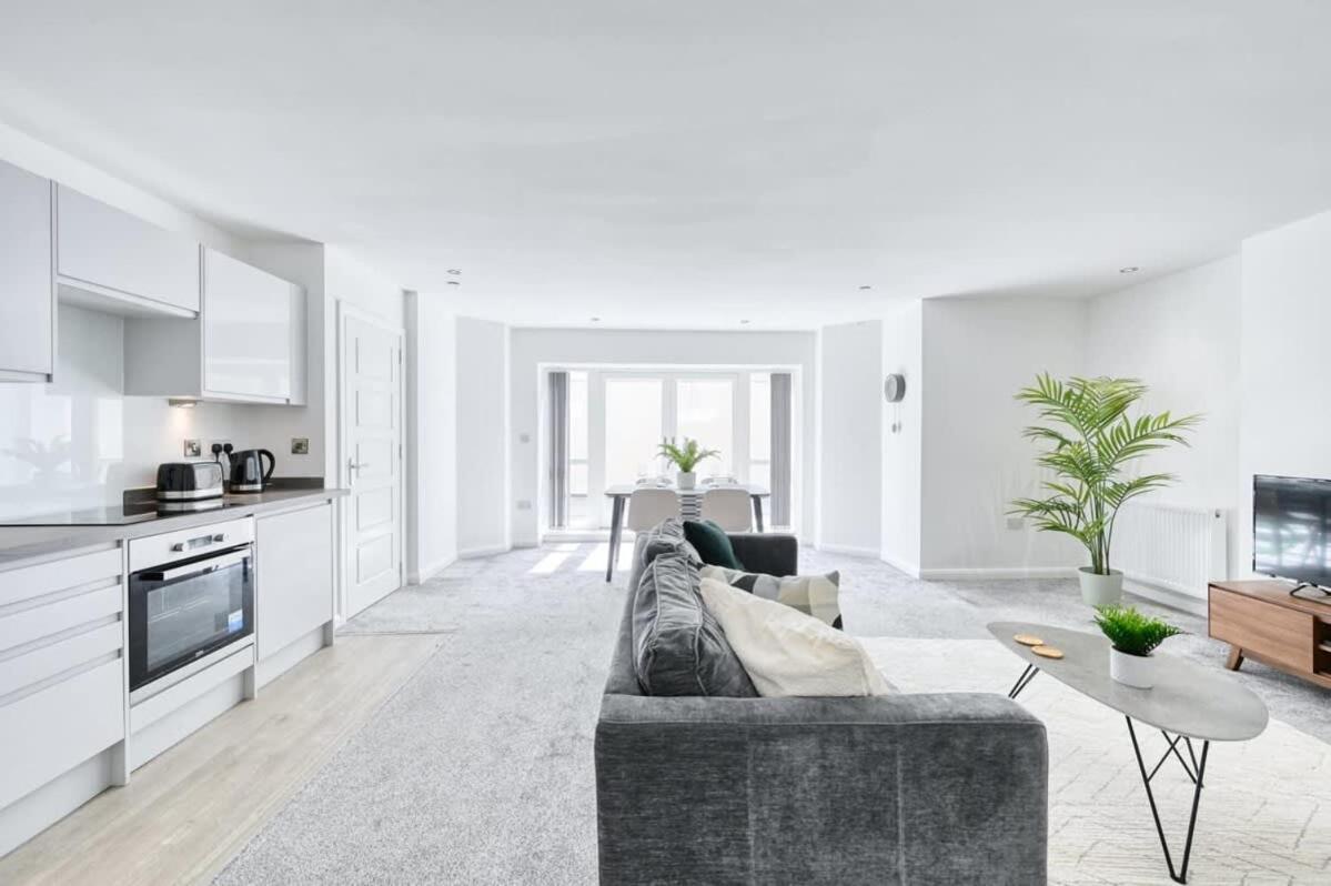 Modern 2 Bedroom Apartment In Preston Preston  Exterior photo