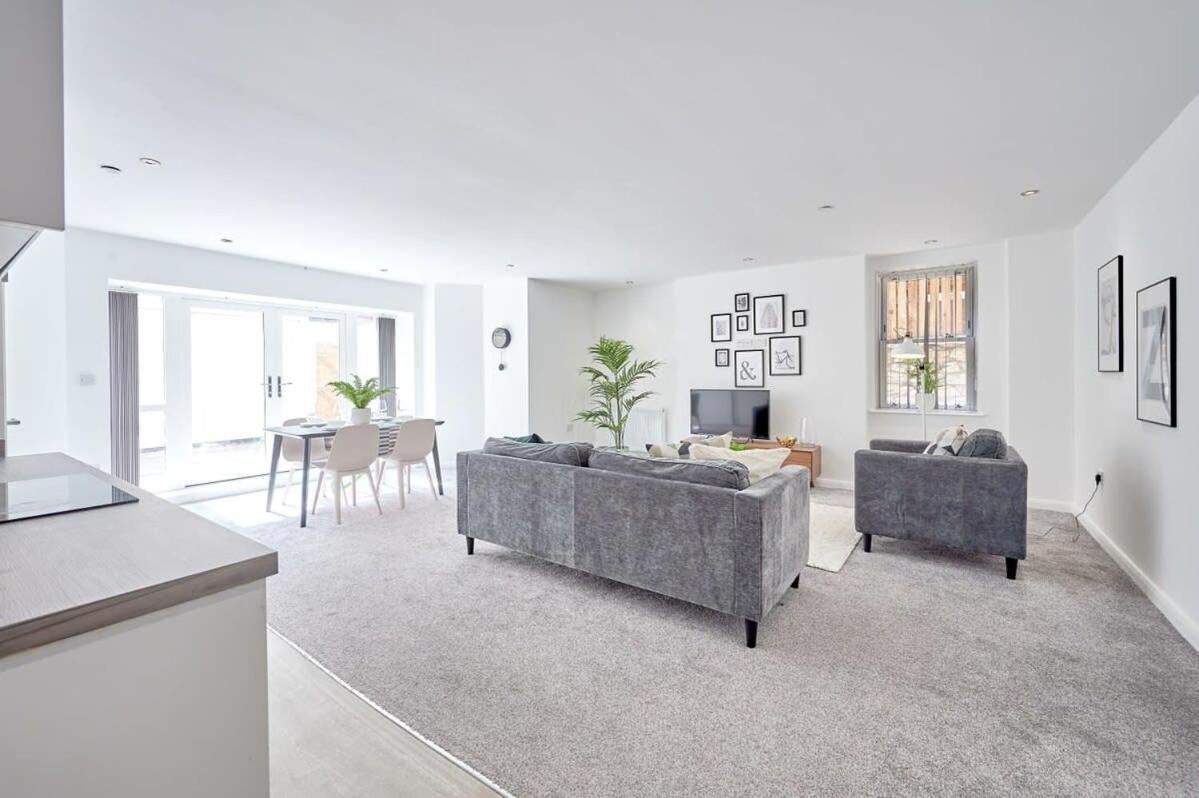 Modern 2 Bedroom Apartment In Preston Preston  Exterior photo